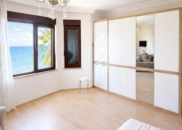 Beachfront Duplex 3-br In Pelitkoey, Access 别墅