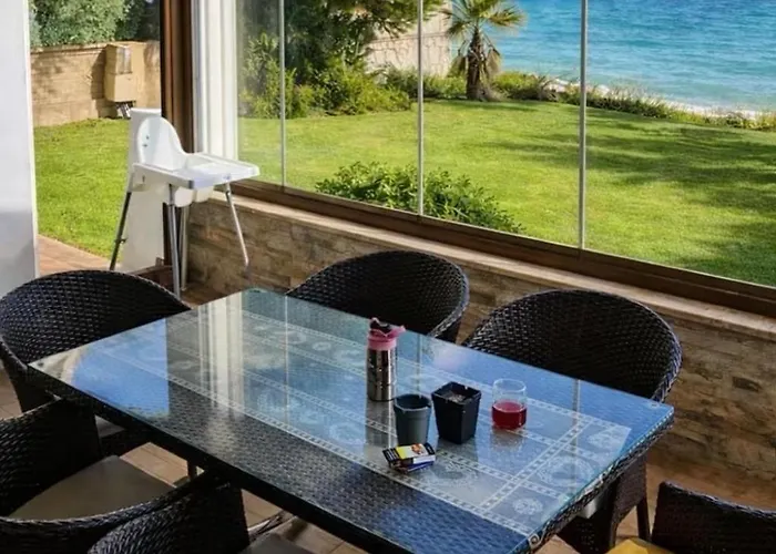 Beachfront Duplex 3-br In Pelitkoey, Access 别墅