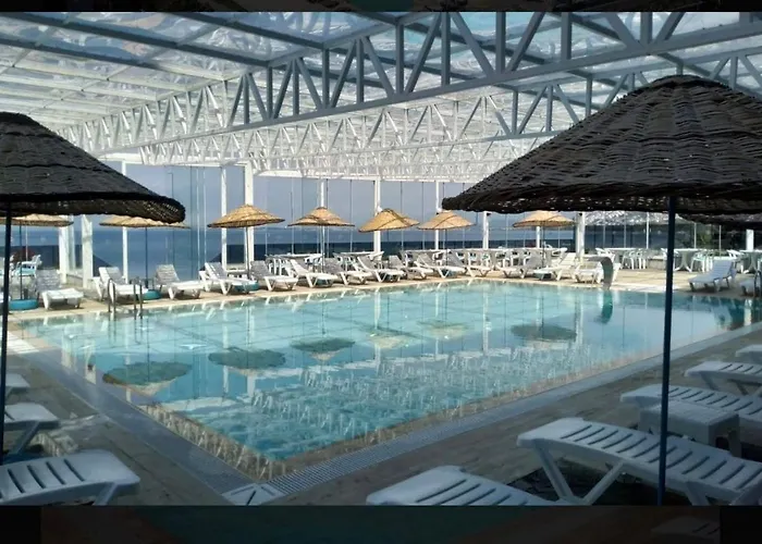 Beachfront Duplex 3-br In Pelitkoey, Access * Ören