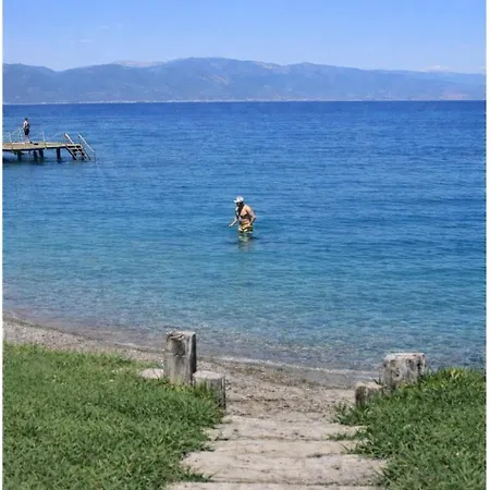 Willa Beachfront Duplex 3-br In Pelitkoey, Access