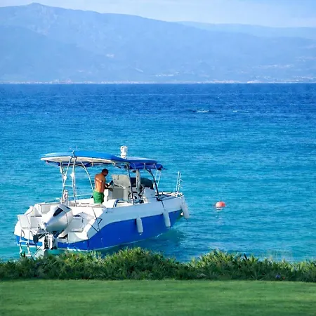 Willa Beachfront Duplex 3-br In Pelitkoey, Access *
